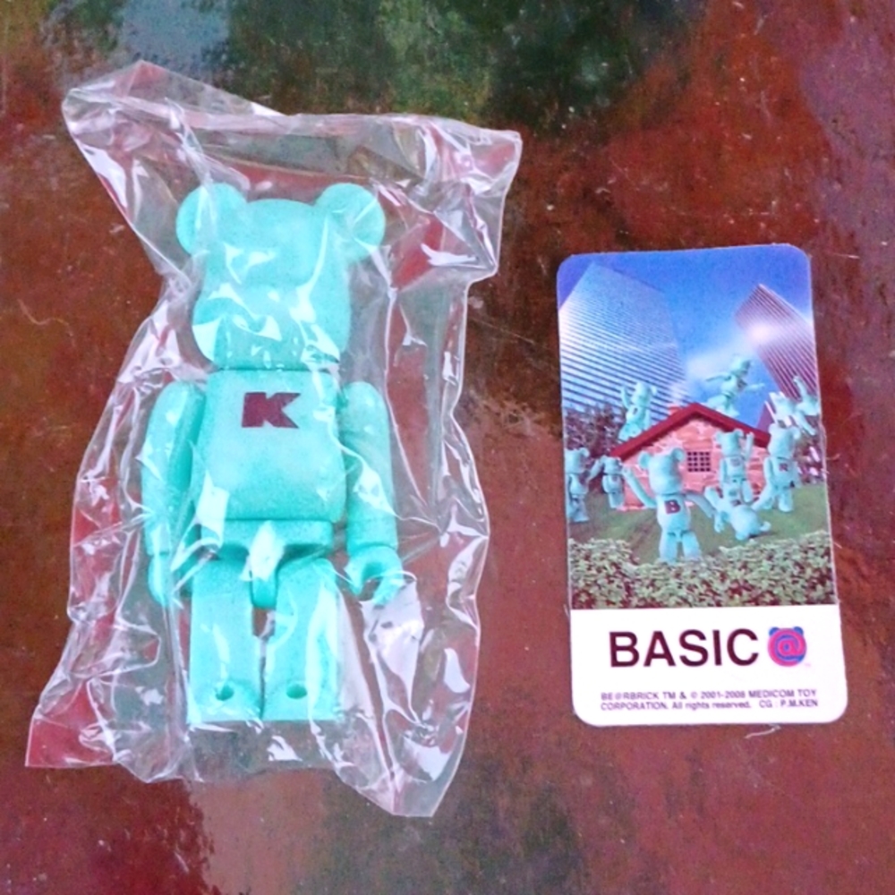 Series 16 Bearbrick Basic